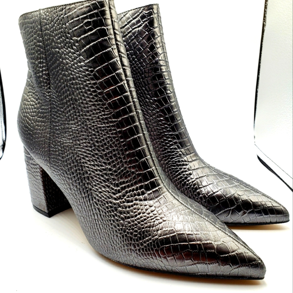 Marc Fisher Women's Jina Heeled Ankle Boots. Silver. Size 9.5 W. Like New.